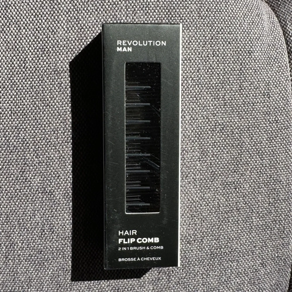 REVOLUTION MAN HAIR FLIP COMB